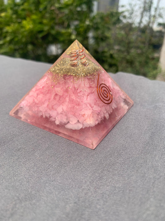 Rose quartz pyramid
