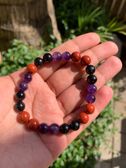 Muscle pain bracelet