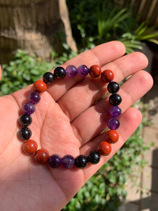 Muscle pain bracelet