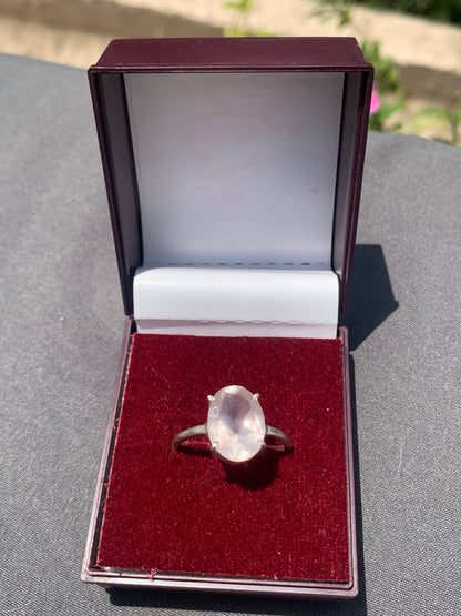 Rose quartz ring